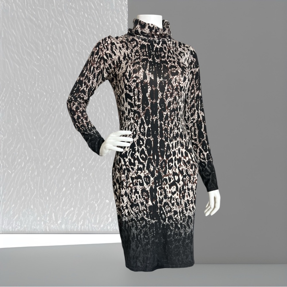 Carmen Marc Valvo Black and Cream Patterned Long Sleeve Dress